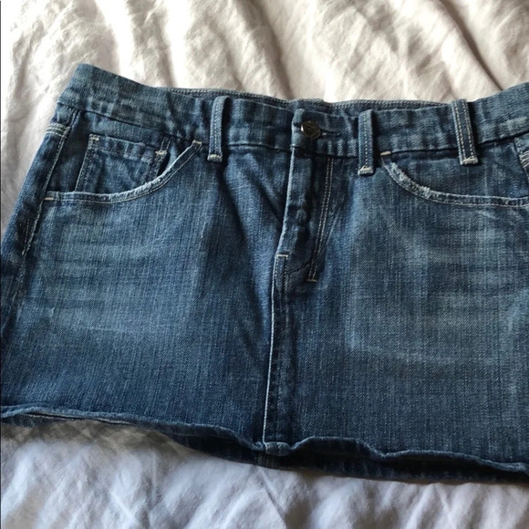 Citizens of Humanity short mini skirt. 28. - Picture 2 of 3